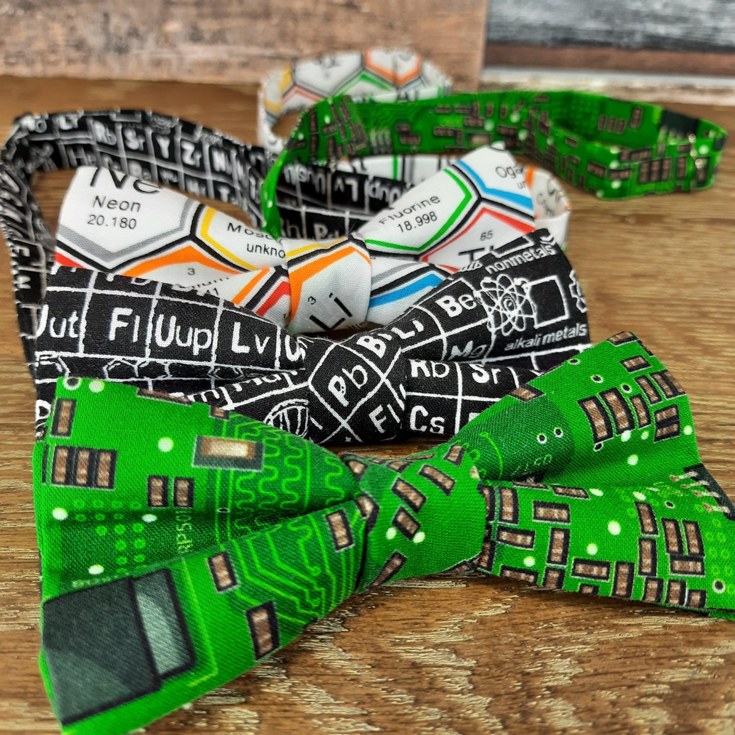 Green Circuit Board Electronics Bow Tie - Bow Ties - - THREADPEPPER