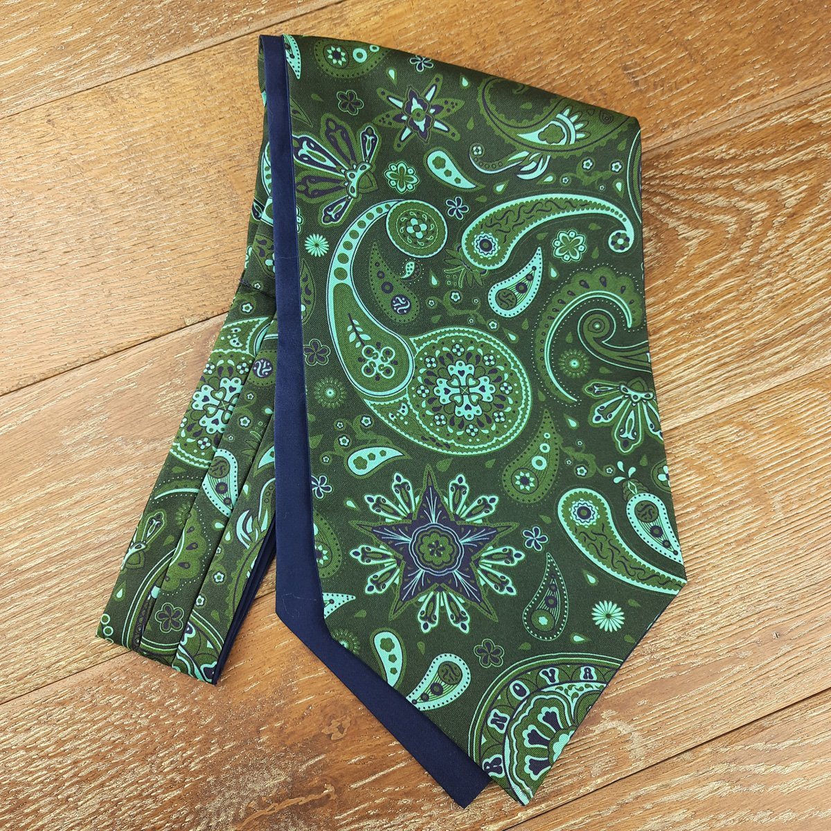 Starburst Green Paisley Silk Cravat - Cravats - - THREADPEPPER